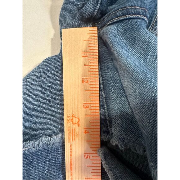 Mother Denim The Dropout Cutoff Shorts, size 27 - Picture 8 of 8